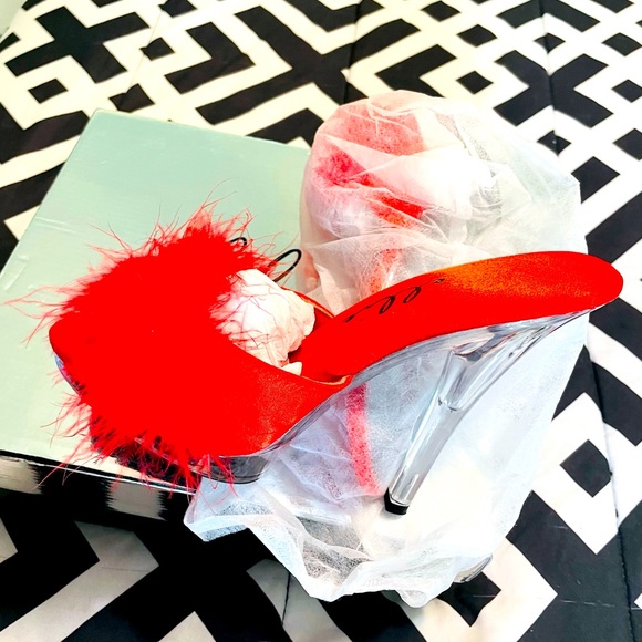 Sexy Boudoir Elegant high heeled furry Slippers. Worn just once indoors/ photos - Picture 1 of 8